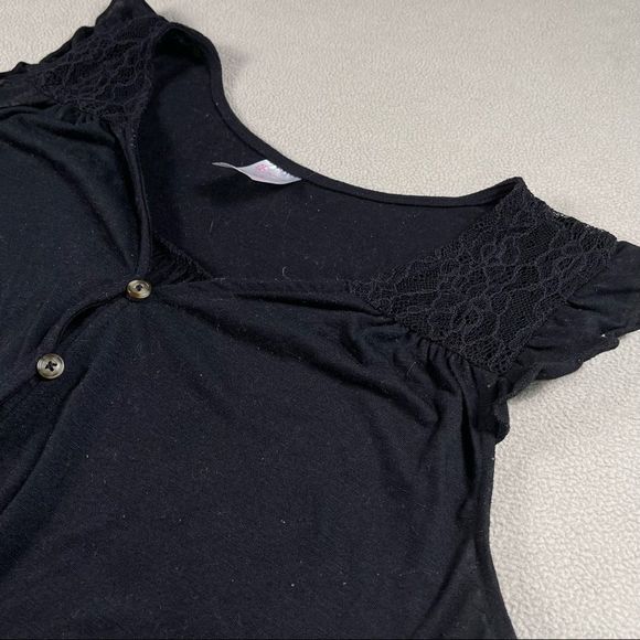 4/$32 No Boundaries📌 size large black ruffle sleeve button up lace & front knot - Picture 9 of 11